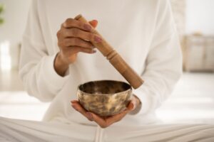 Read more about the article Sound and Silence in Travel: The Art of Listening